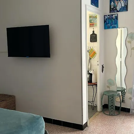 Welcome In The Cozy Blue Nest Pedestrian 아파트
