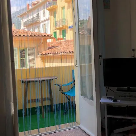 דירה Welcome In The Cozy Blue Nest Pedestrian מנטון