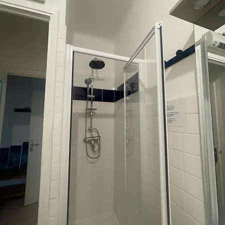 Welcome In The Cozy Blue Nest Pedestrian * Mentone